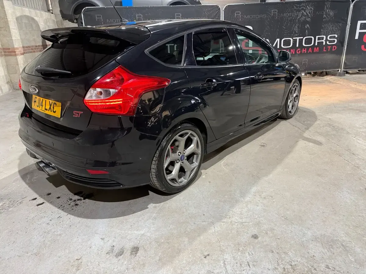Used Ford Focus ST 250 HP (183 kW) 2014 Black Hatchback