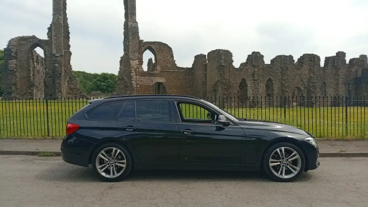 Used BMW 320 Sport Line 2017 Black Estate