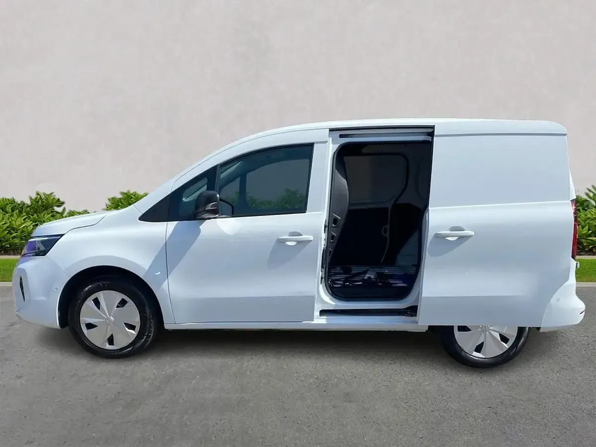 Used Nissan Townstar Tekna 89 kW (122 HP) 2023 White Van