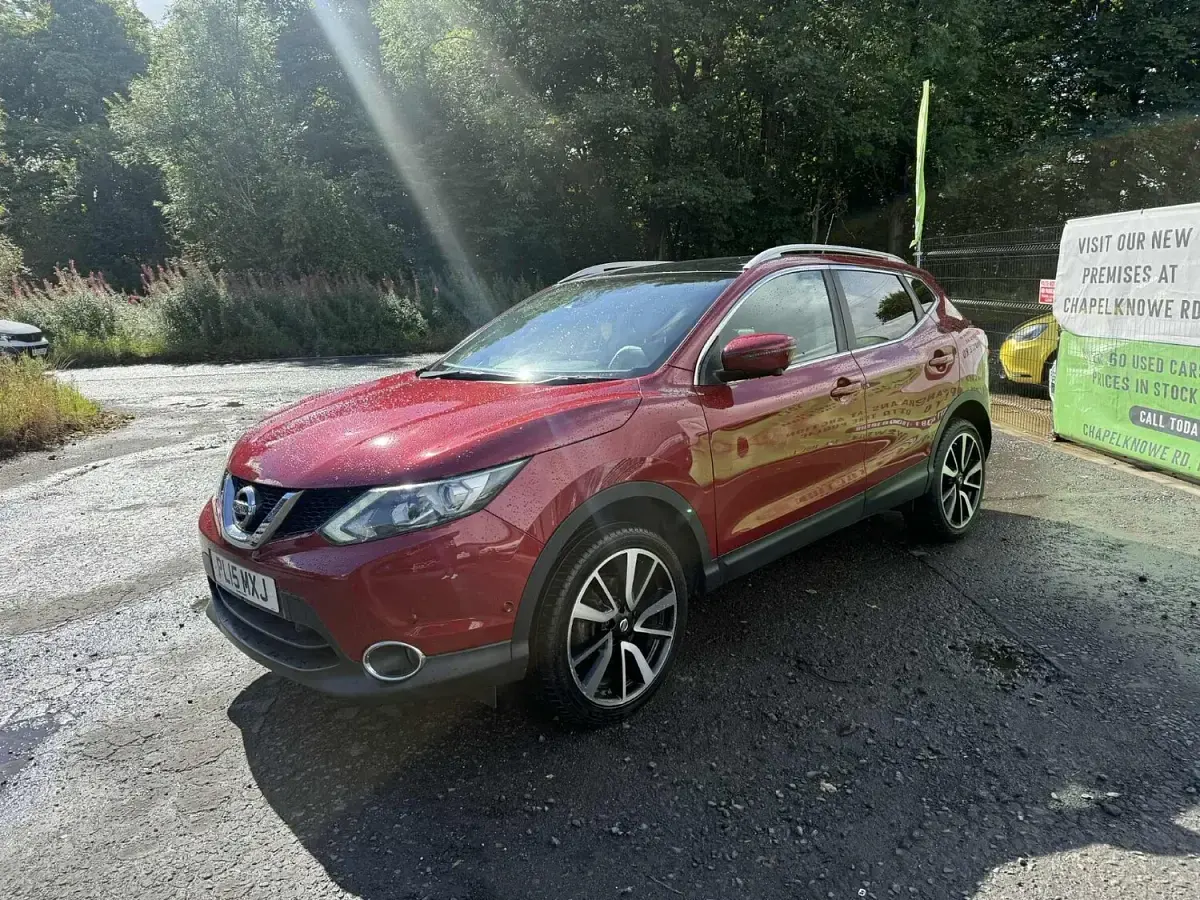 Used Nissan Qashqai Tekna 115 HP (84 kW) 2015 Red SUV