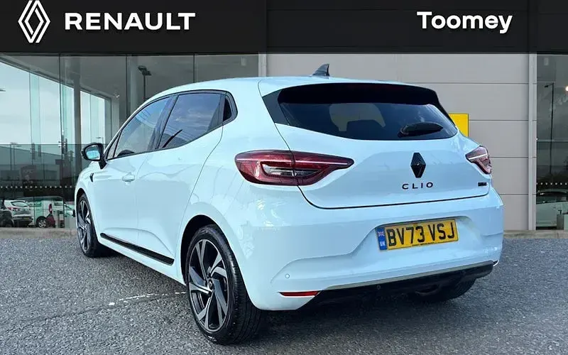 Used Renault Clio Engineered 145 HP (106 kW) 2023 White  Hatchback