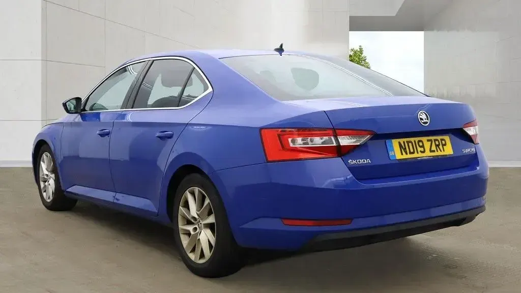 Used Skoda Superb SE Technology 150 HP (110 kW) 2019 Blue Hatchback