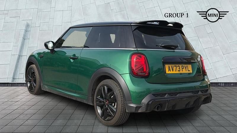 Używany Mini Cooper Sport 136 KM (100 kW) 2023 Zielony Hatchback