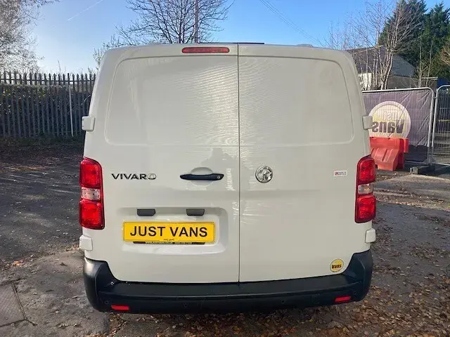 Used Vauxhall Vivaro S 100 HP (73 kW) 2023 White MPV