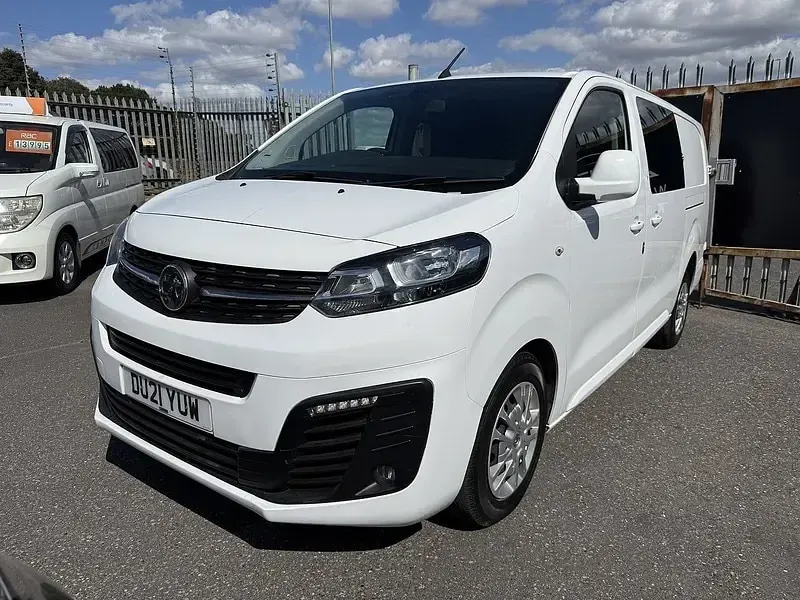 Used Vauxhall Vivaro Sportive 120 HP (88 kW) 2021 White MPV