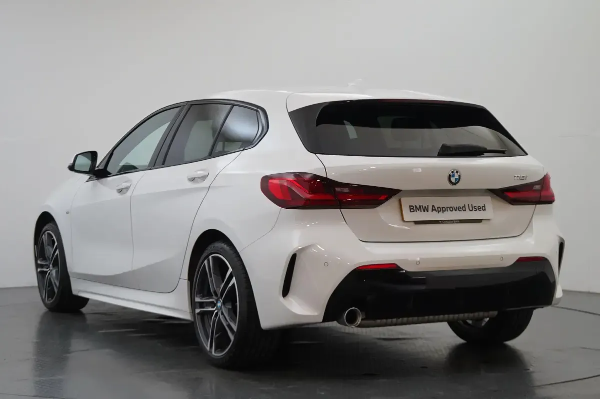Used BMW 118 M Sport 134 HP (98 kW) 2024 White Hatchback