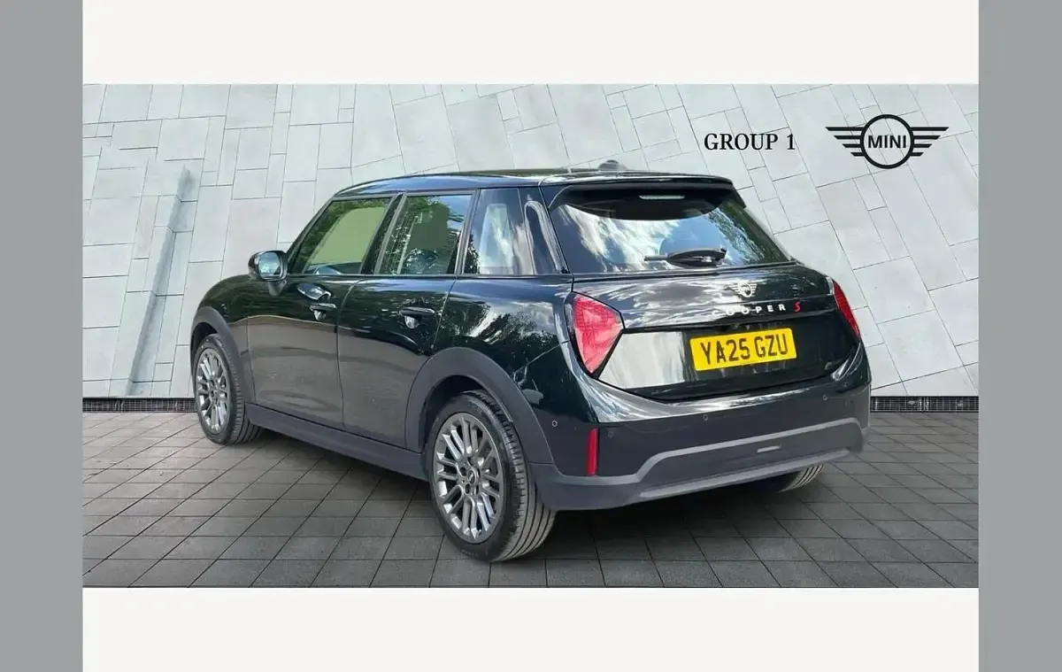 Used Mini Cooper Classic 147 kW (200 HP) 2025 Black Hatchback