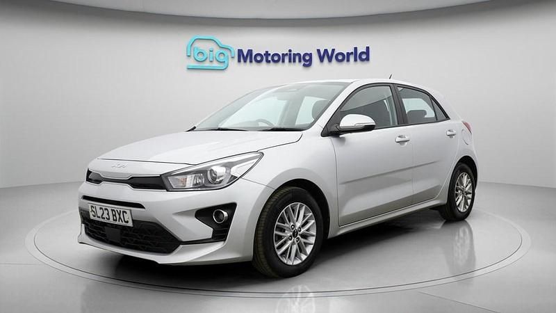 Used Kia Rio 83 HP (61 kW) 2023 Silver Hatchback