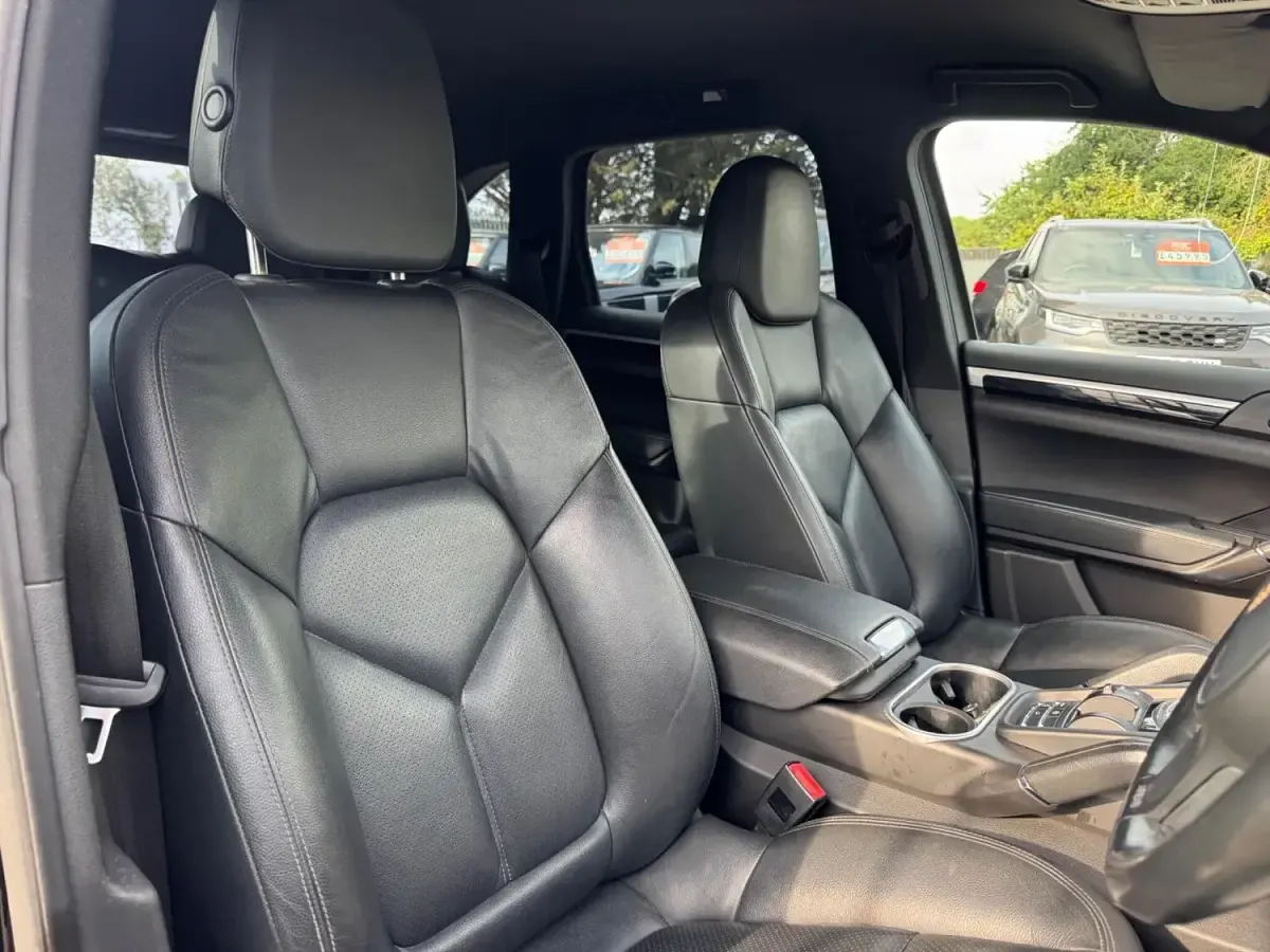 Used Porsche Cayenne Diesel 2013 Black SUV