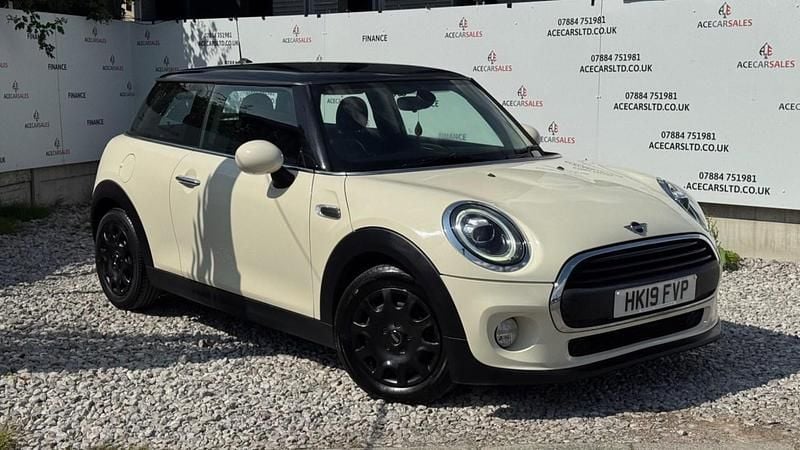White Used 2019 Mini ONE Classic Hatchback | £9,495 (Good price) - Image 1/4
