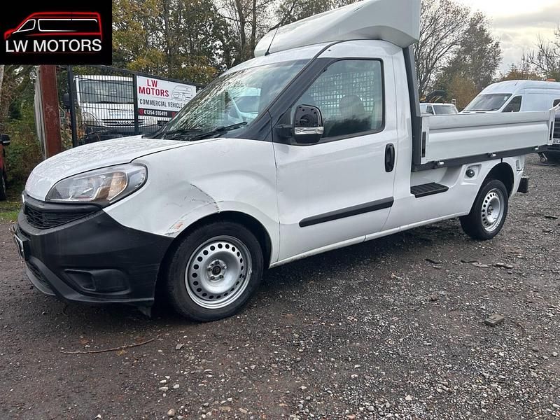White Used 2021 Fiat Doblò MPV | £4,999 (Super price) - Image 1/4
