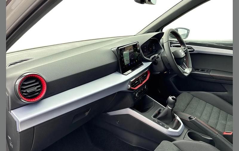 New Seat Arona FR Sport 113 HP (83 kW) 2026 White SUV