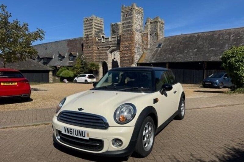 White Used 2011 Mini Cooper D Hatch Hatchback | £3,350 (Good price) - Image 1/1