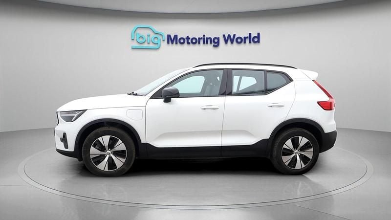 Used Volvo XC40 Plus 211 HP (155 kW) 2022 White SUV