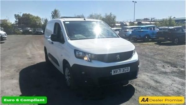 White Used 2022 Peugeot Partner MPV | £13,199 (A bit pricey) - Image 1/4