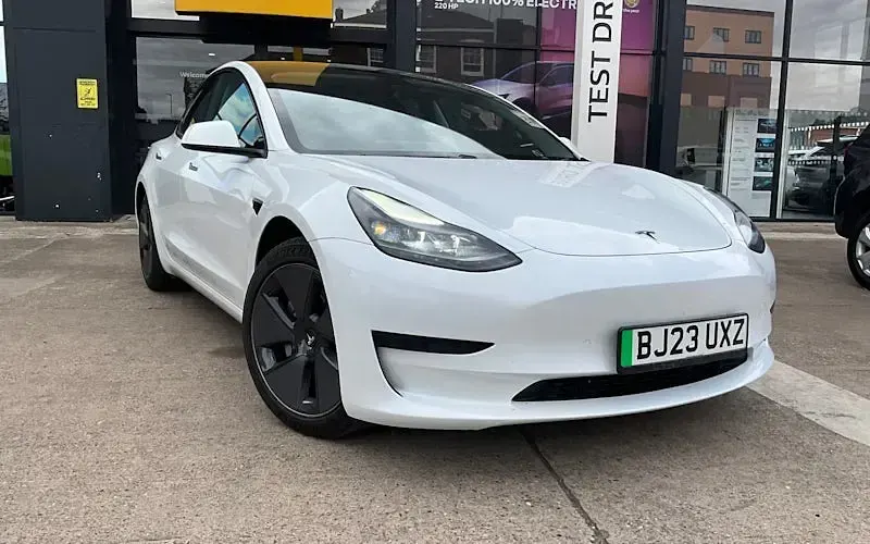 Used Tesla Model 3 Standard Range 180 kW (245 HP) 2023 Sedan