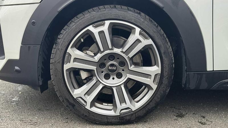 Used Mini Cooper S Countryman Exclusive 219 HP (161 kW) 2022 Silver SUV