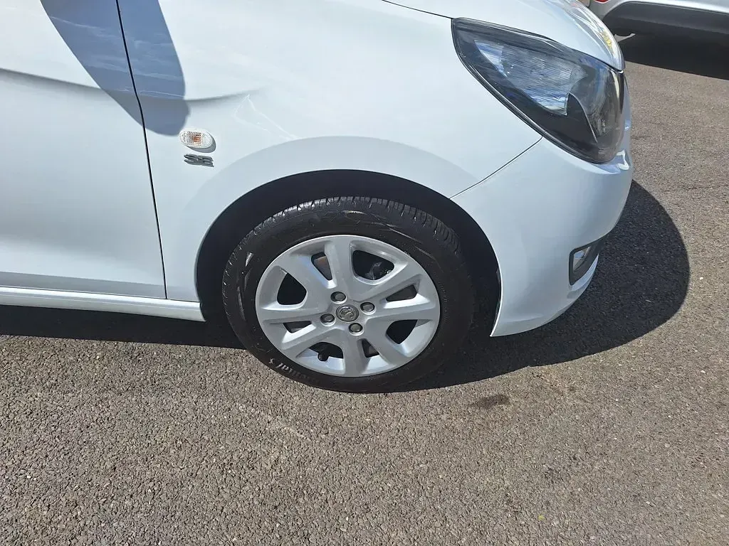 Used Vauxhall Viva 73 HP (53 kW) 2019 White Hatchback
