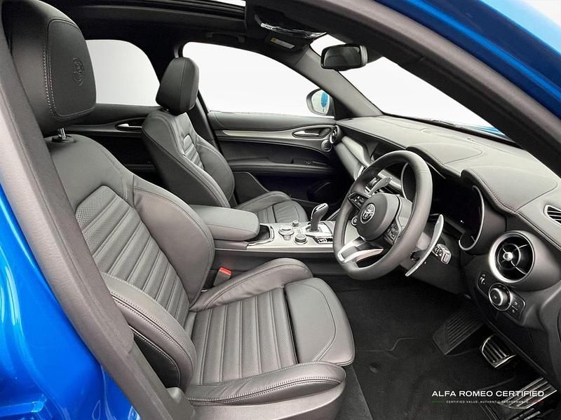 New Alfa Romeo Stelvio Veloce 276 HP (202 kW) 2026 Blue SUV