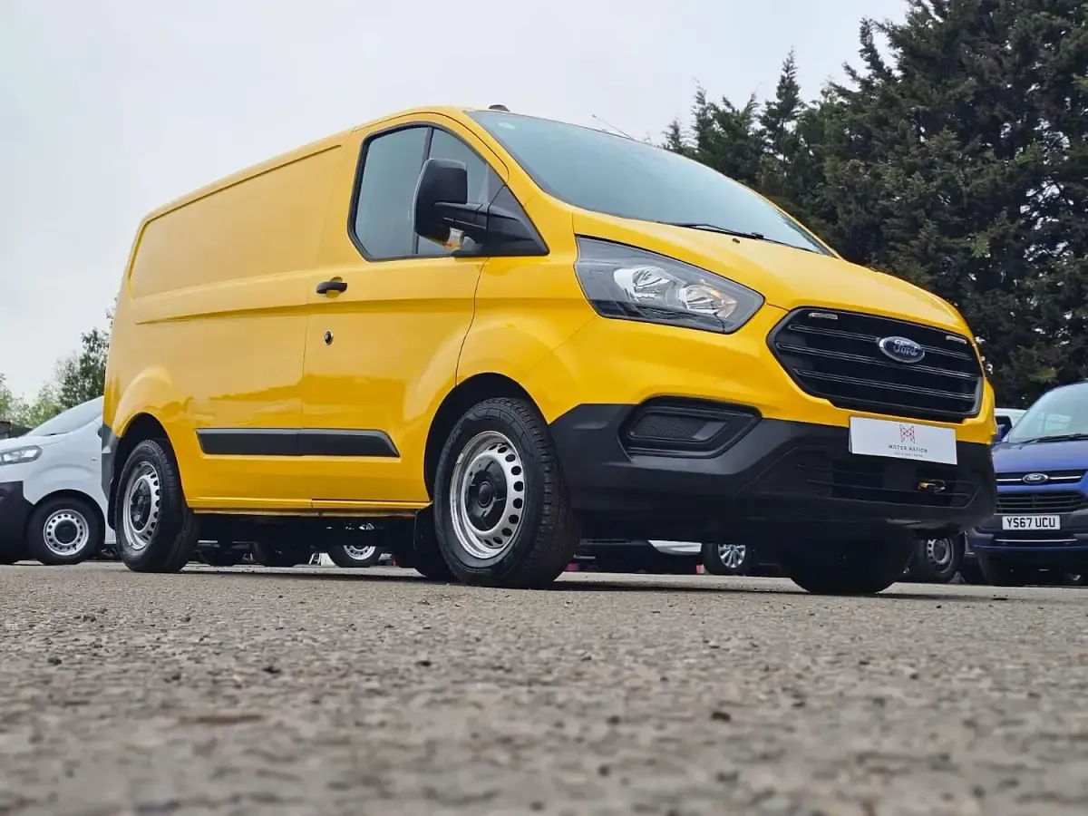 Used Ford Transit Custom S 130 HP (95 kW) 2022 Yellow Van