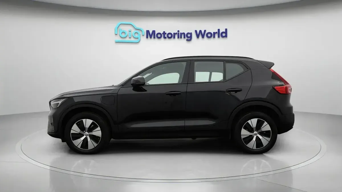 Used Volvo XC40 Plus 211 HP (155 kW) 2023 Black SUV