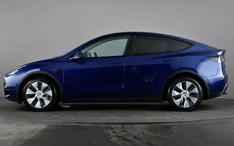 Used Tesla Model Y Long Range AWD 286 kW (389 HP) 2025 SUV