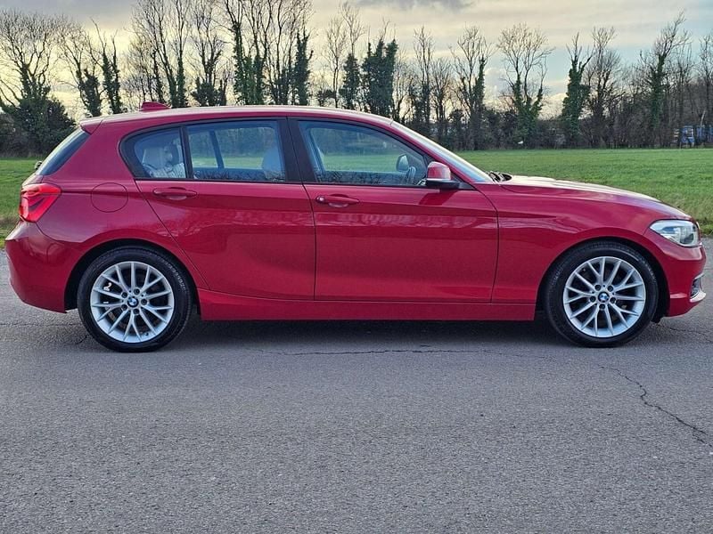 Used BMW 118 Comfort Edition 2015 Red Hatchback