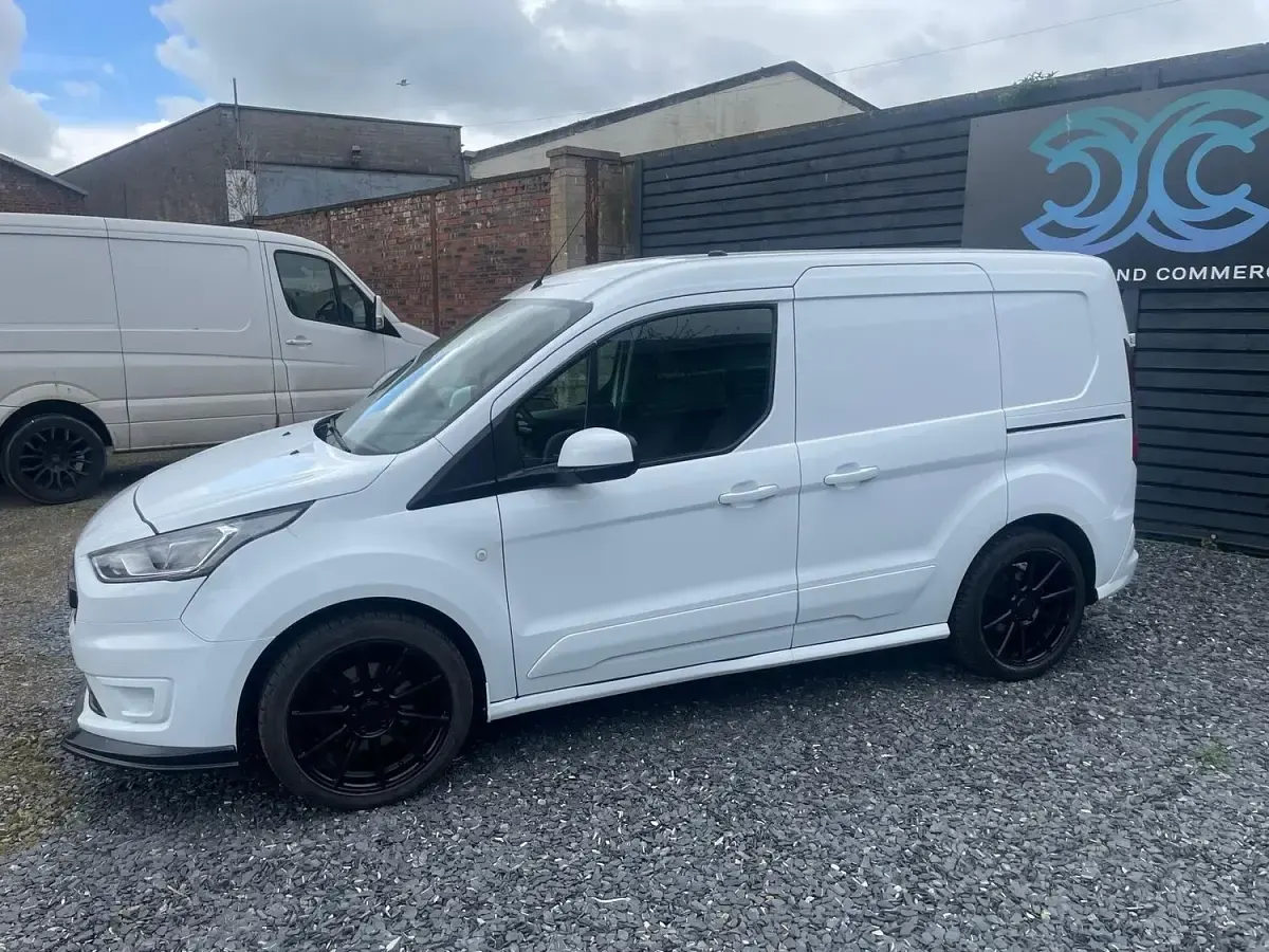 Used Ford Transit Connect Trend 100 HP (73 kW) 2019 White MPV