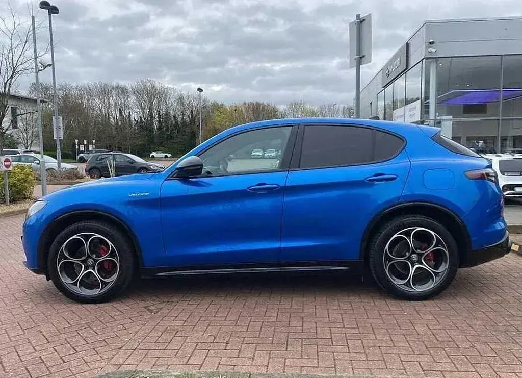 Used Alfa Romeo Stelvio Veloce 210 HP (154 kW) 2025 Blue SUV
