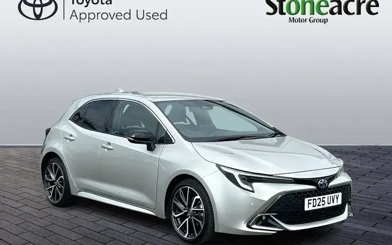 Used Toyota Corolla 140 HP (102 kW) 2026 Hatchback