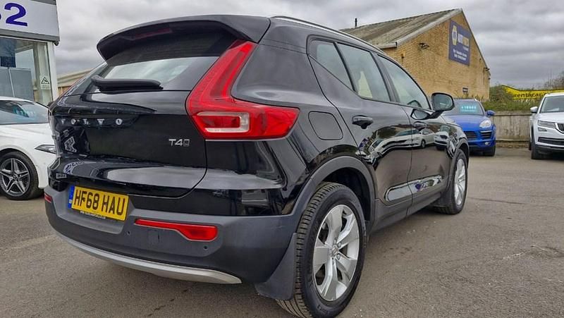 Used Volvo XC40 Momentum 2018 Black SUV