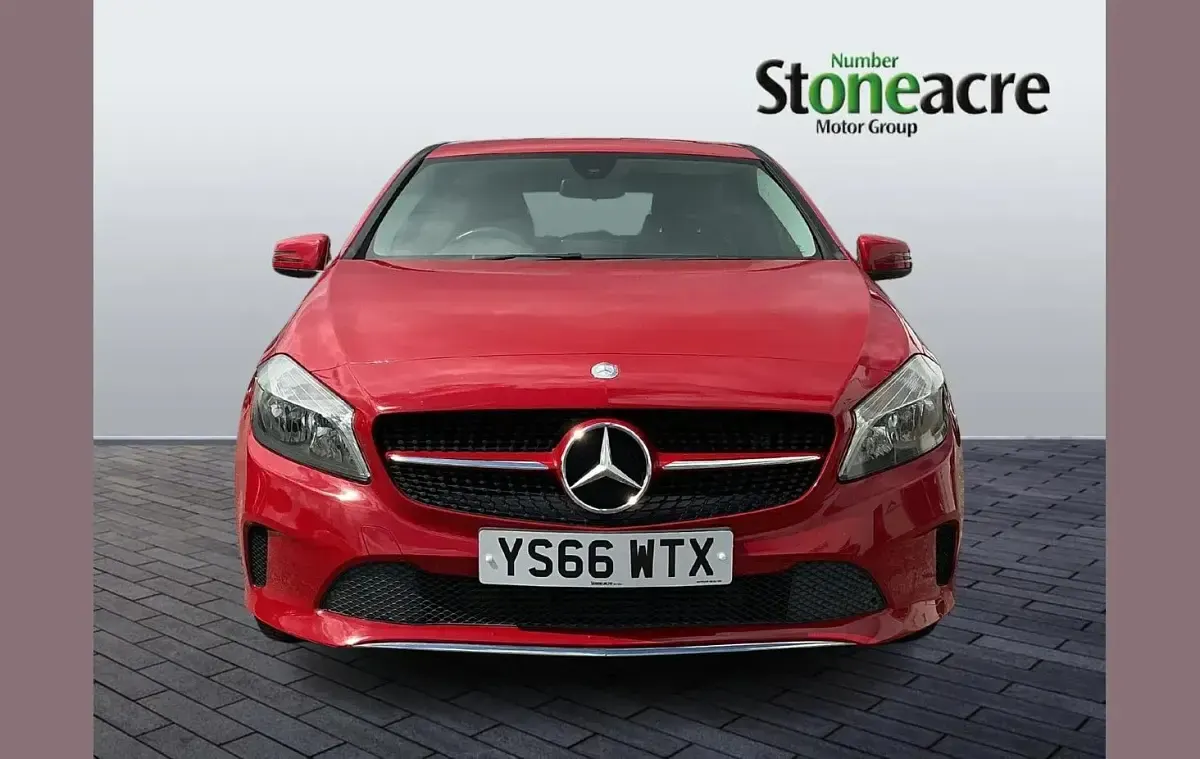 Usado Mercedes A160 SE 101 HP (74 kW) 2016 Vermelho Citadino