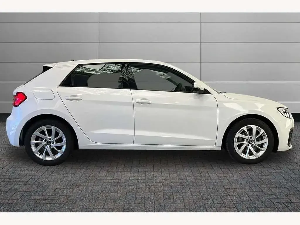 Used Audi A1 Sport 116 HP (85 kW) 2024 White SUV