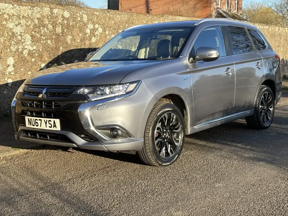 Used Mitsubishi Outlander P-HEV 2018 Grey Estate