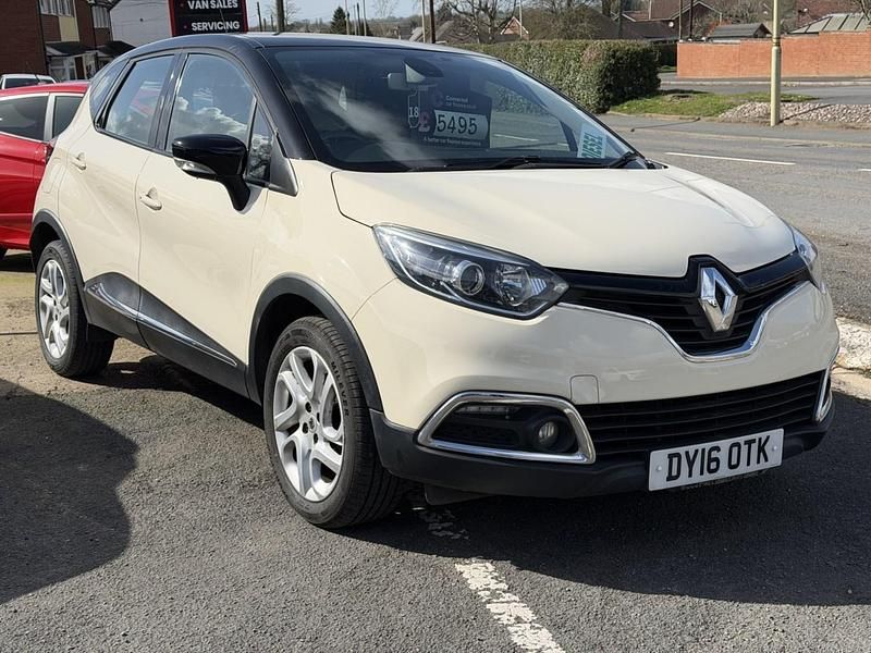 Used Renault Captur Dynamique 90 HP (66 kW) 2016 White SUV