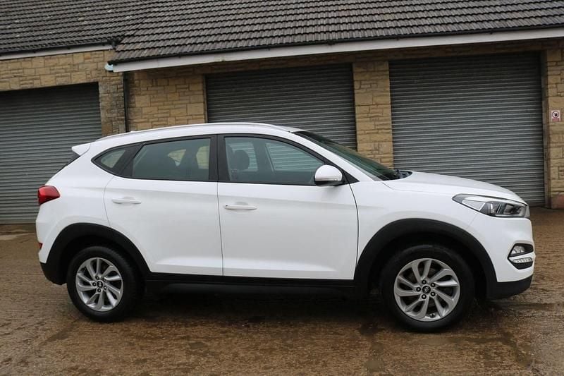 Used Hyundai Tucson SE 2018 White SUV
