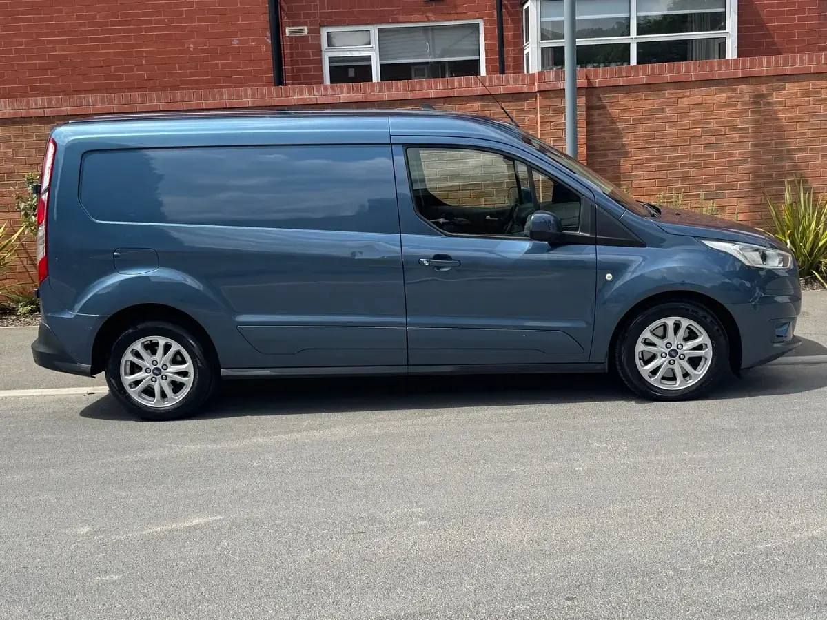 Used Ford Transit Connect Limited 120 HP (88 kW) 2019 Blue MPV