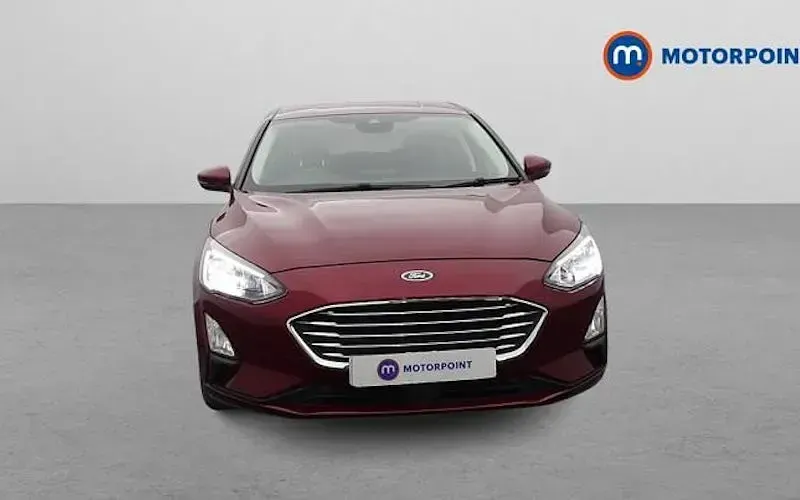 Begagnad Ford Focus Titanium X 150 HK (110 kW) 2020 Röd Halvkombi