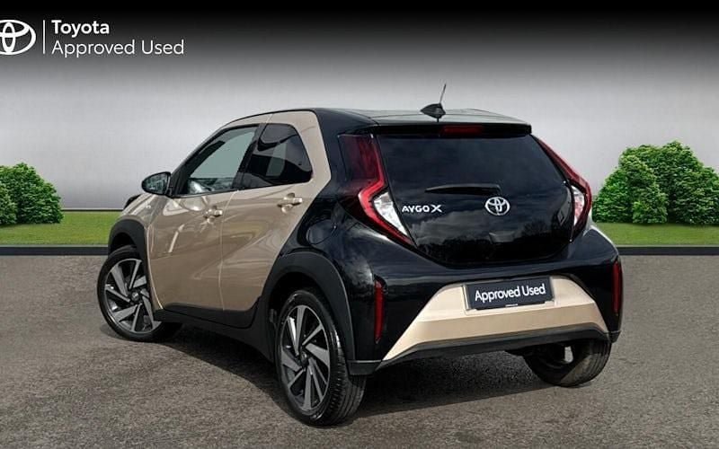 Used Toyota Aygo X 72 HP (52 kW) 2024 Ginger beige bitone SUV