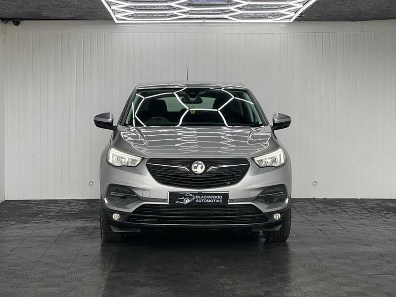 Used Vauxhall Grandland X S 130 HP (95 kW) 2018 Grey SUV