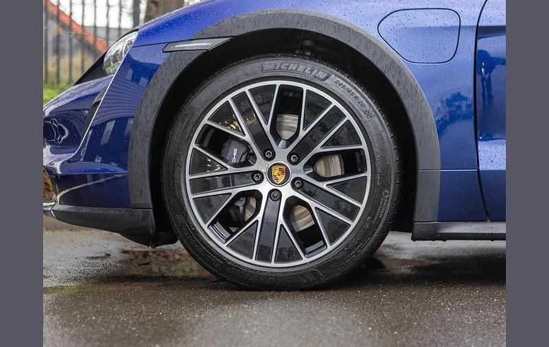 Used Porsche Taycan Cross Turismo 344 kW (469 HP) 2021 Blue Estate