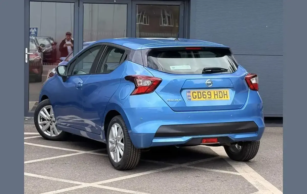 Used Nissan Micra Acenta 99 HP (72 kW) 2020 Blue Hatchback