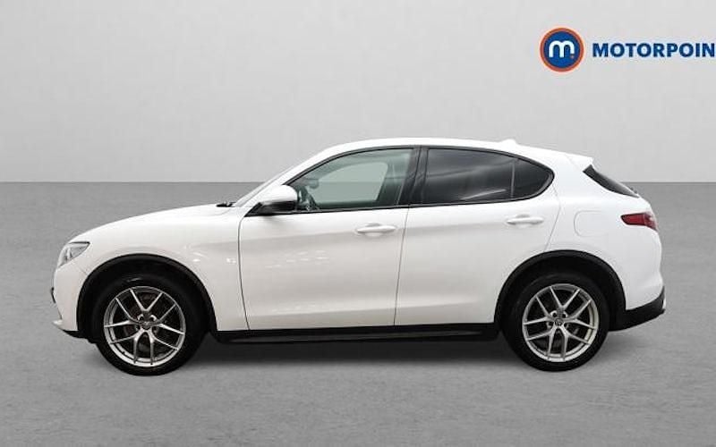 Used Alfa Romeo Stelvio 280 HP (205 kW) 2019 White SUV