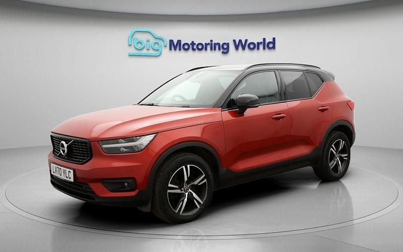 Used Volvo XC40 R-Design 197 HP (144 kW) 2020 Red SUV