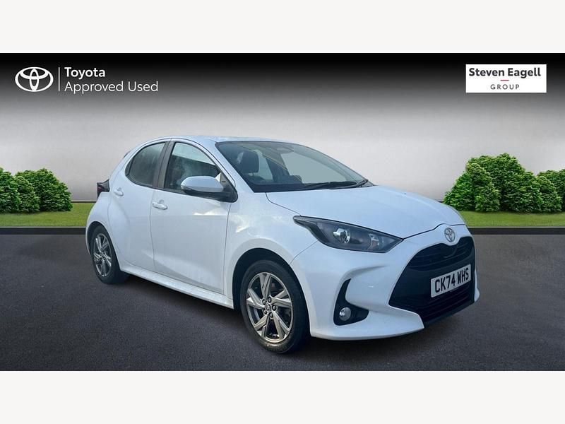 Used Toyota Yaris Hybrid 114 HP (83 kW) 2024 White Hatchback