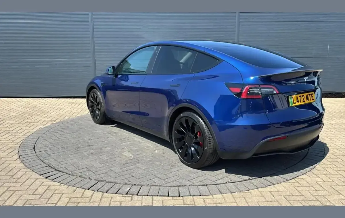 Used Tesla Model Y Performance 313 kW (426 HP) 2023 Blue SUV