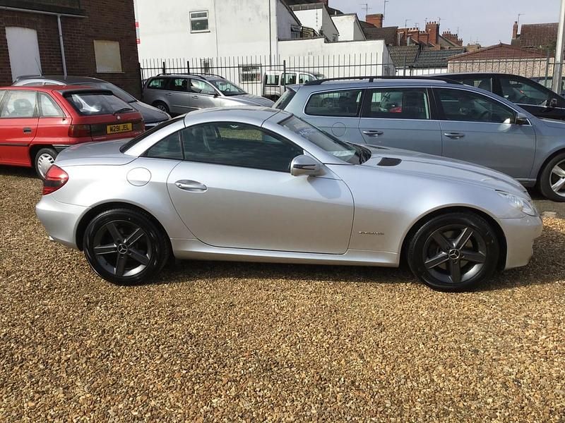 Used Mercedes SLK200 184 HP (135 kW) 2009 Silver Cabriolet
