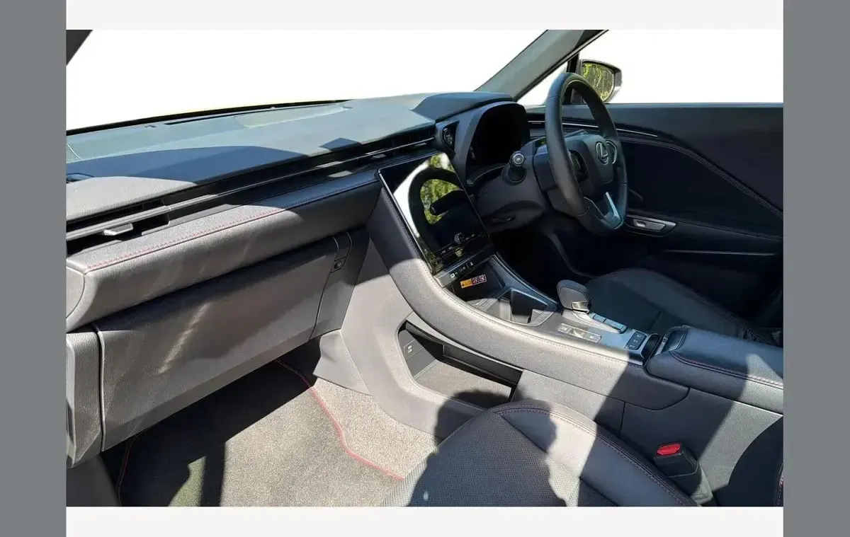Used Lexus LBX 136 HP (100 kW) 2024 Other SUV