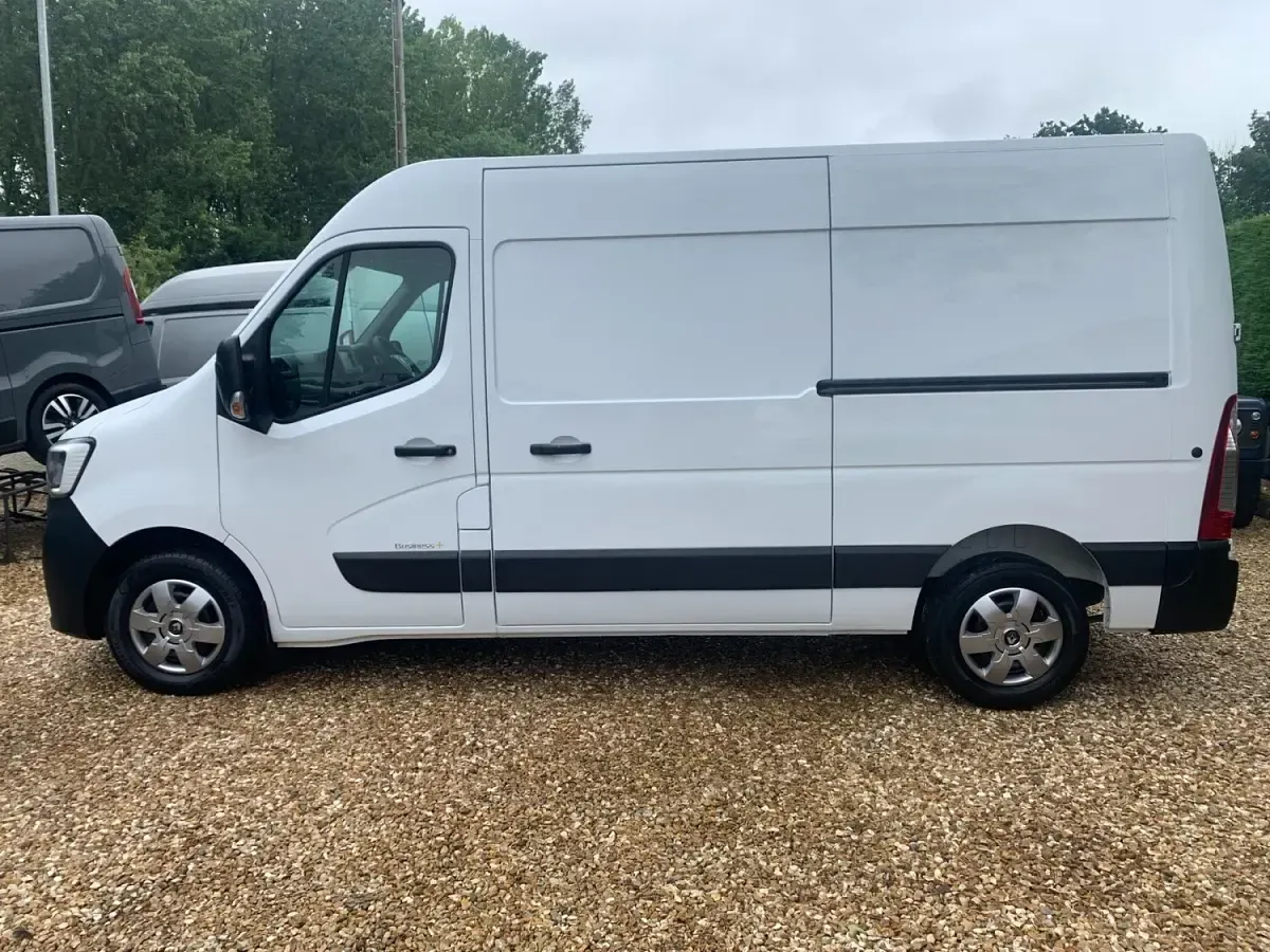 Used Renault Master Business 150 HP (110 kW) 2020 White MPV