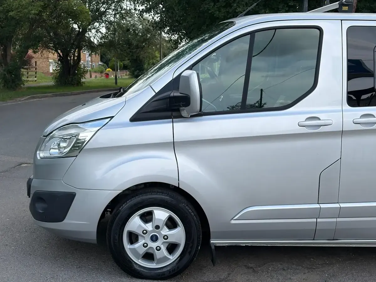 Used Ford Transit Custom Limited 130 HP (95 kW) 2016 Silver Van